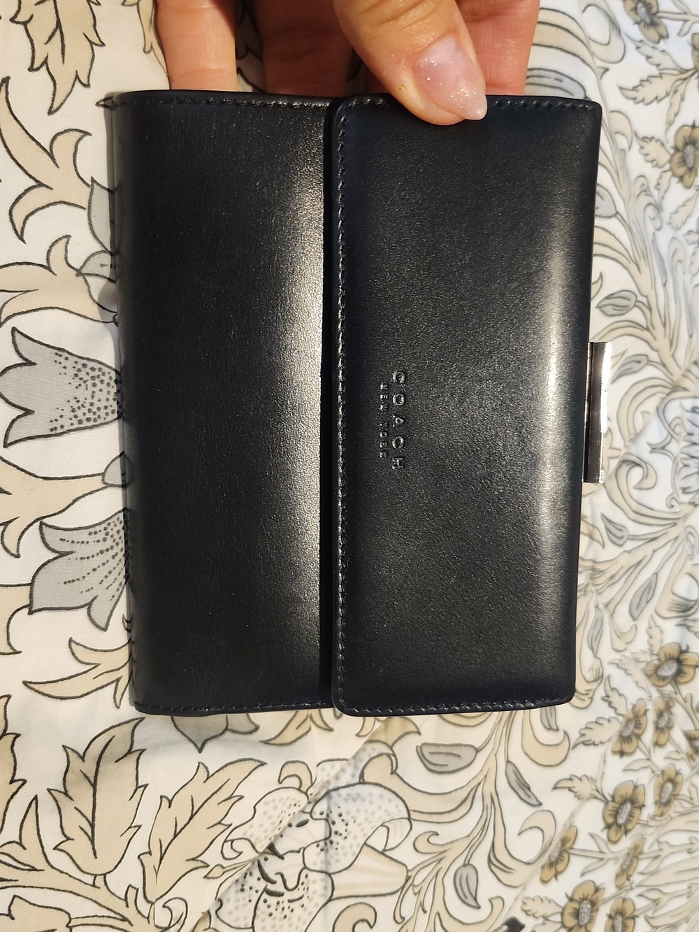 Vintage Coach Women's Black Wallet with Clasp